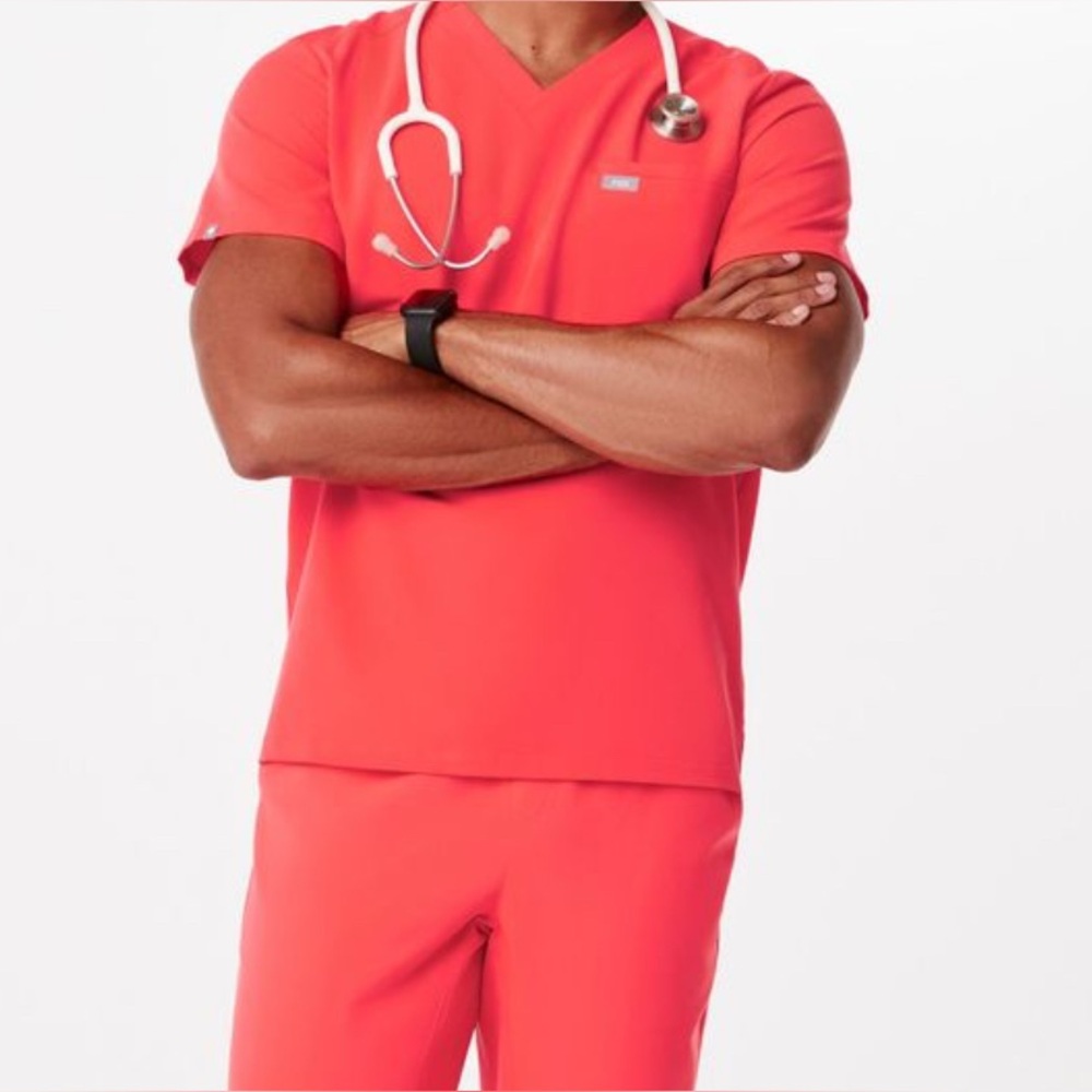 Figs MENS Fiery Coral scrub set Small EUC